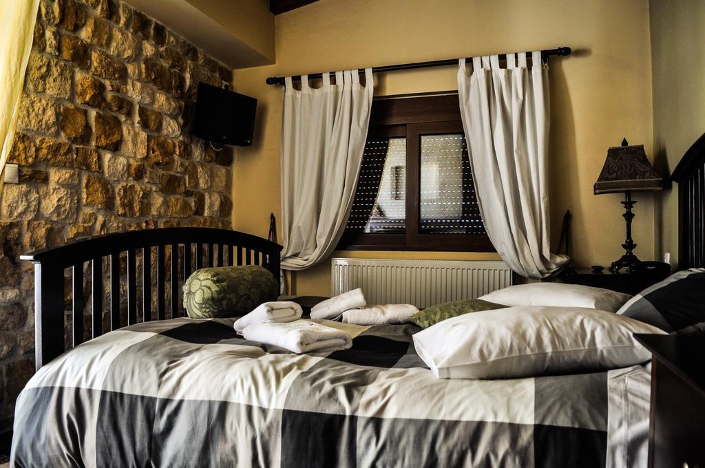 Aetoma Suites Synikia Mesi Trikalon Eksteriør billede